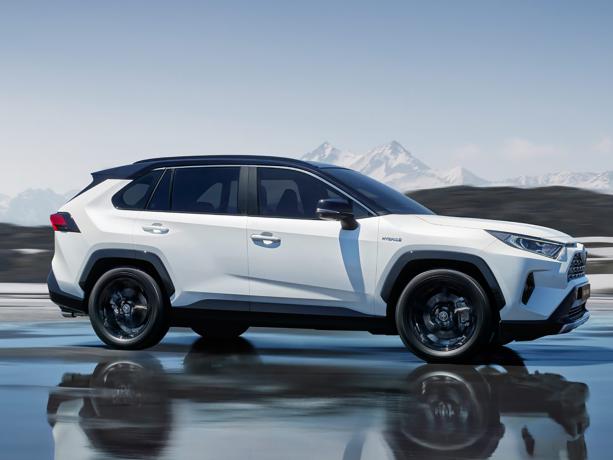 Toyota C HR  - фото 1